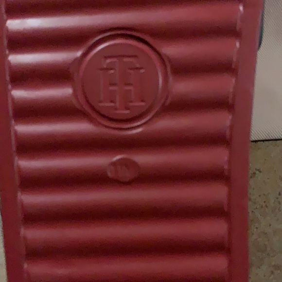 Tommy Hilfiger x Looney Tunes Slides (Limited) - Picture 11 of 11